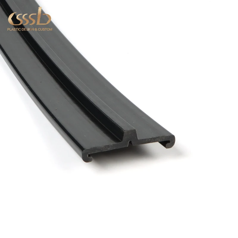 Flexible plastic extrusion profile