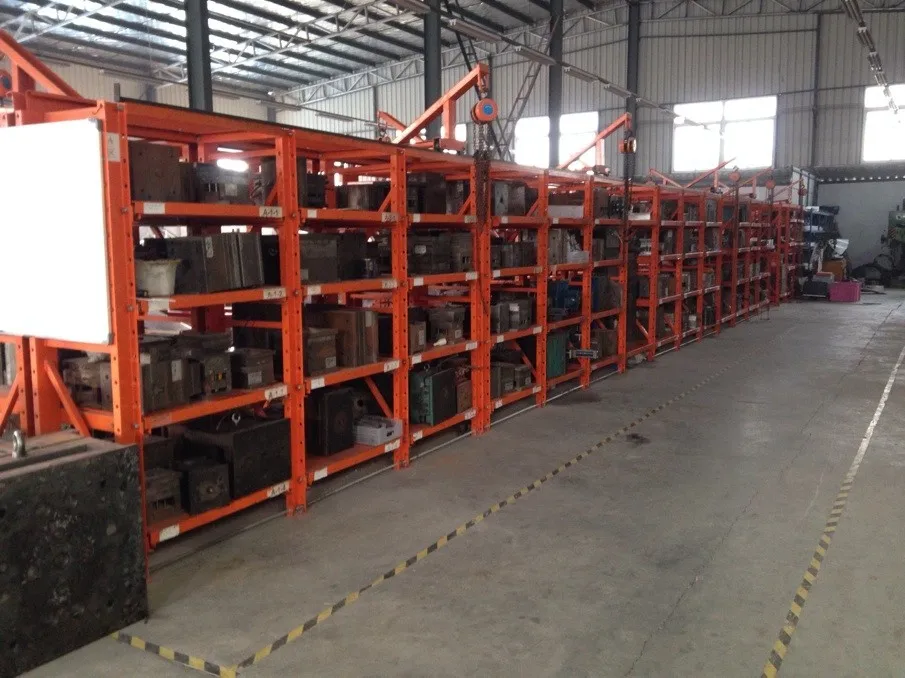 Flexible plastic extrusion profile