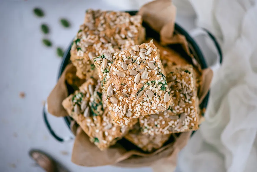 6 Benefits of Sunflower Seeds, Aka the Overlooked Nutritional Powerhouse of the Pantry