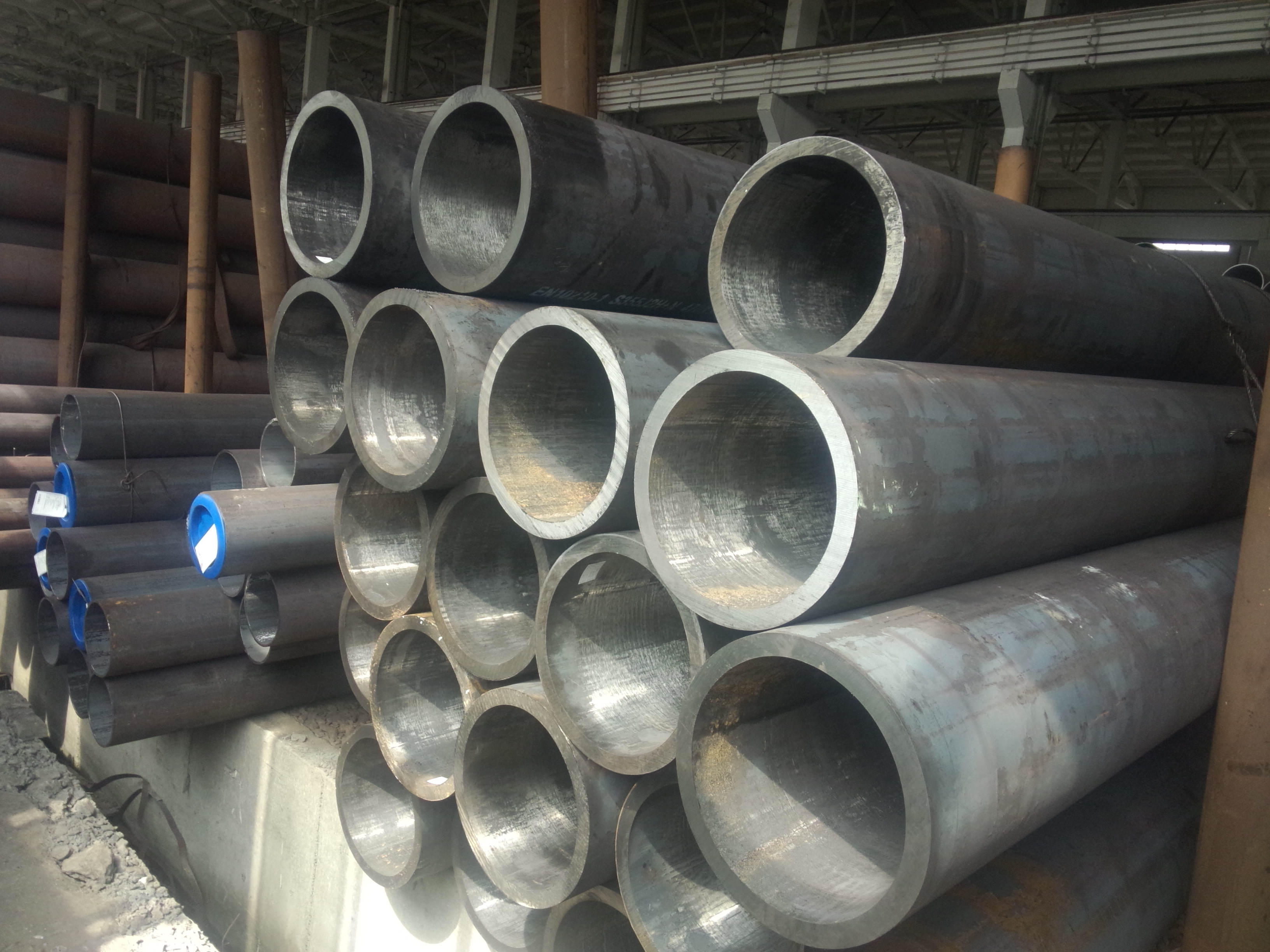 Submerged arc welded steel pipe