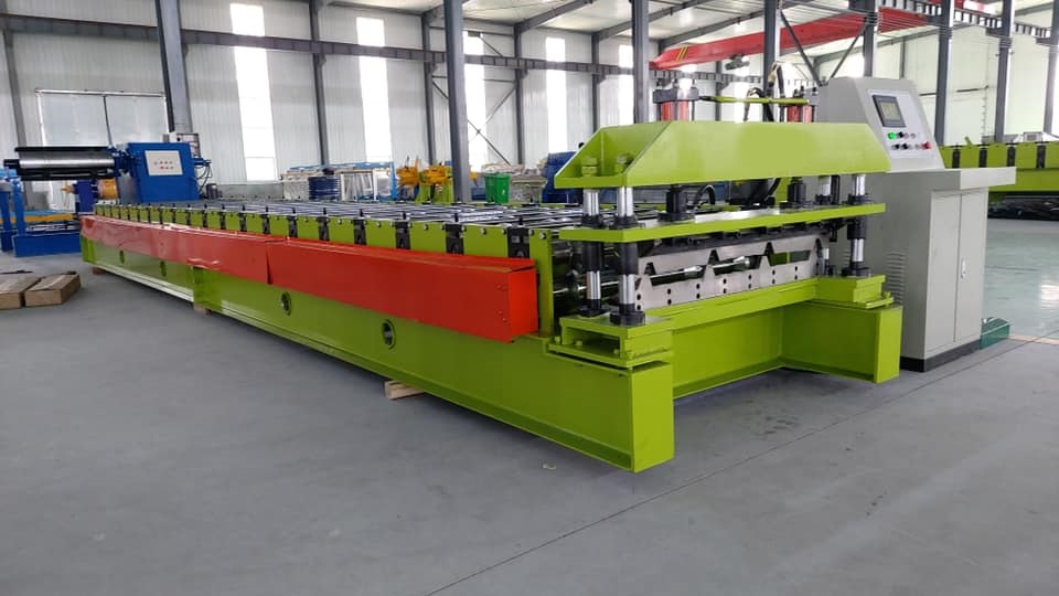 PV4 roof machine