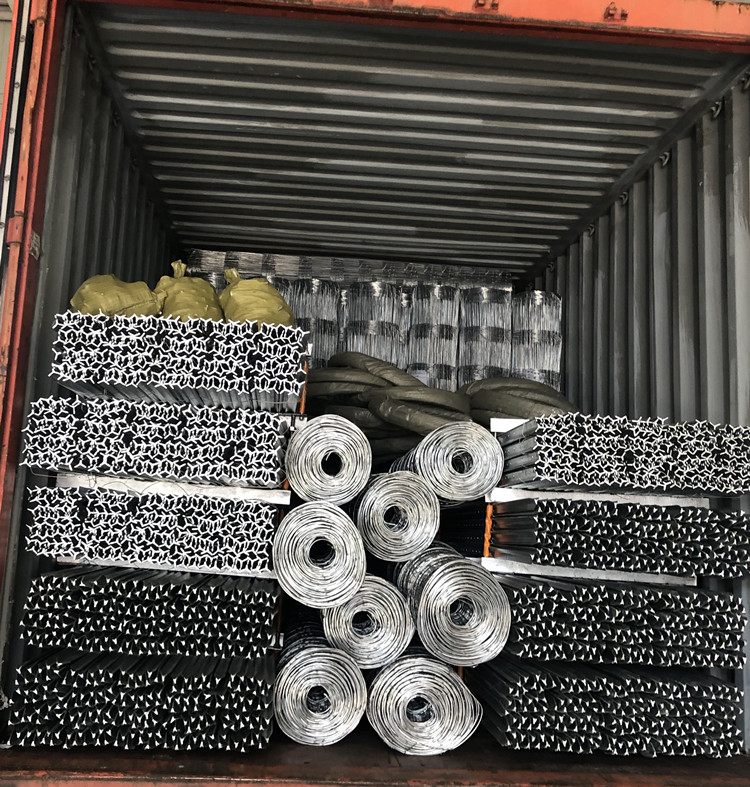 2m high farm wire fence Goods Loading Photos (4)