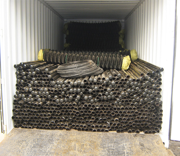 chain link mesh fence loading shipment to Canada