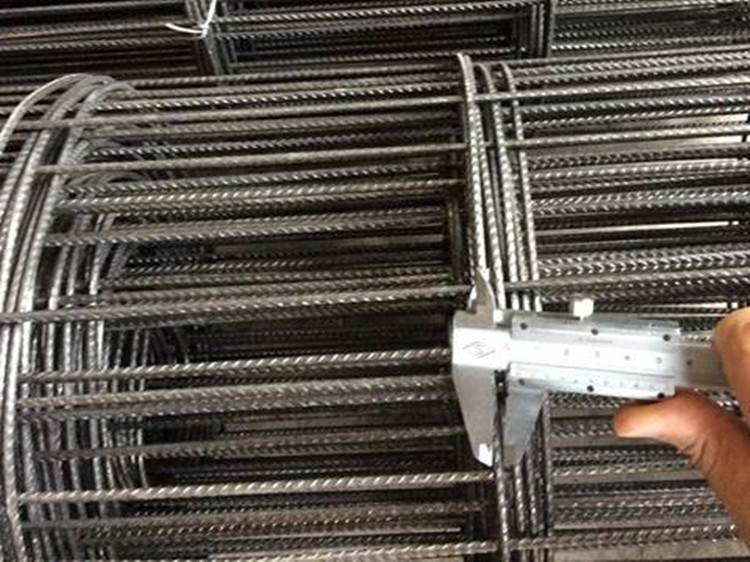 reinforcing wire mesh roll