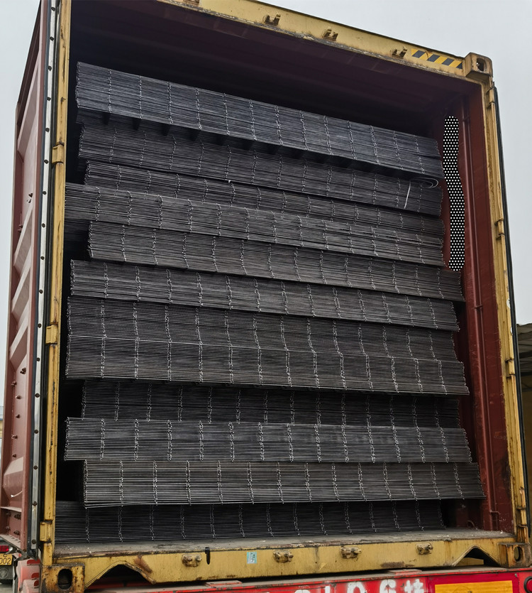 Reinforcing wire mesh panel goods loading