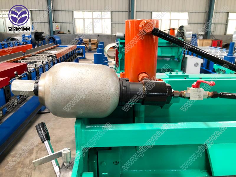 Straighten and cutting machine
